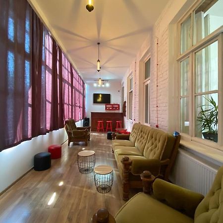 Апартаменти Red Door Тбілісі Екстер'єр фото