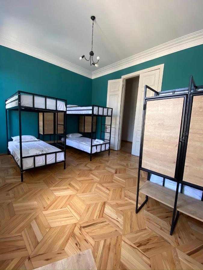 Апартаменти Red Door Тбілісі Екстер'єр фото