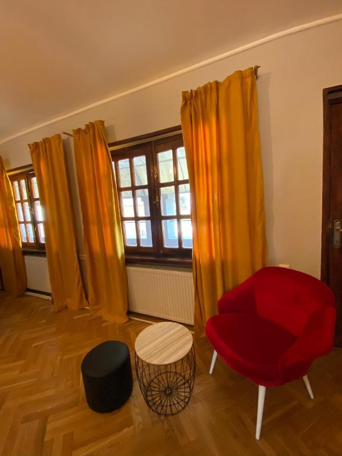 Апартаменти Red Door Тбілісі Екстер'єр фото